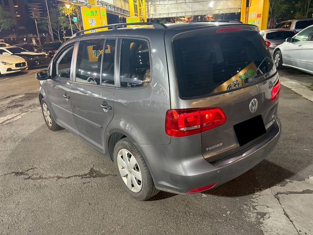 VOLKSWAGEN福斯 TOURAN  第2張相片