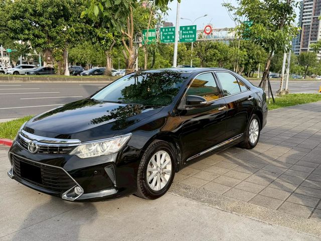 TOYOTA豐田 CAMRY  第2張相片