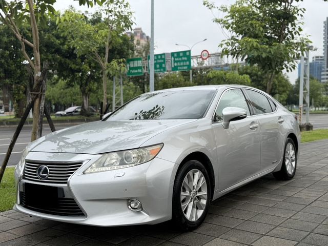 LEXUS凌志 ES300H  第1張相片