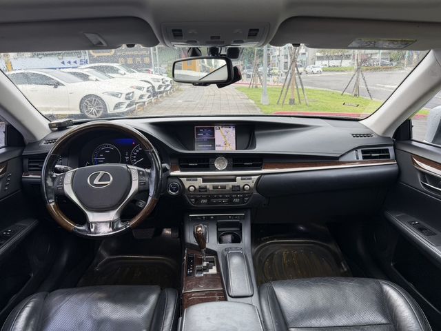LEXUS凌志 ES300H  第9張相片