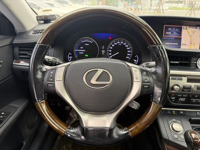 LEXUS凌志 ES300H  第10張相片