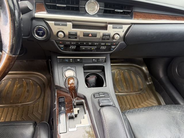 LEXUS凌志 ES300H  第14張相片