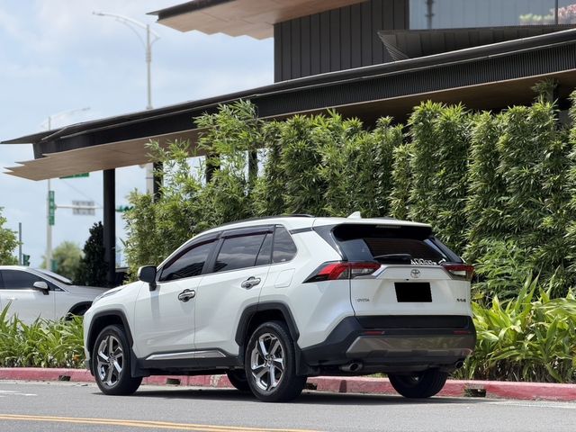 TOYOTA豐田 RAV4  第2張相片