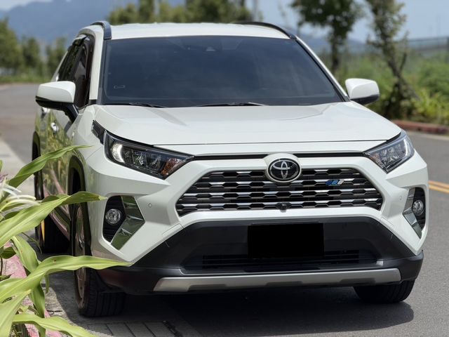 TOYOTA豐田 RAV4  第3張相片