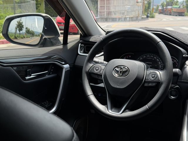 TOYOTA豐田 RAV4  第5張相片