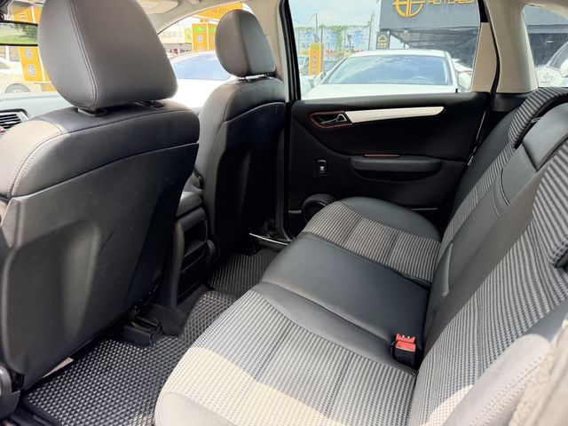 M-BENZ賓士 B170  第5張相片