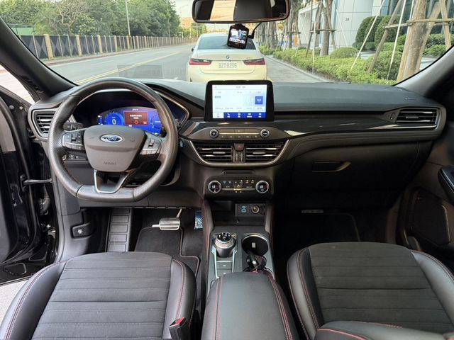 FORD福特 KUGA  第7張相片