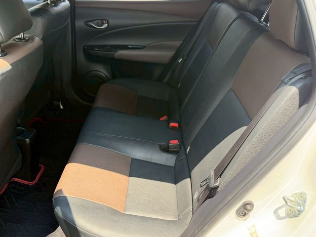 TOYOTA豐田 YARIS CROSSOVER  第13張相片