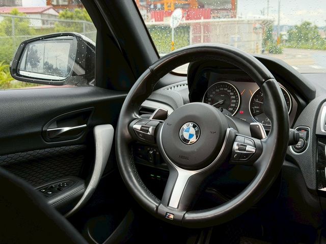 BMW寶馬 120I  第8張相片