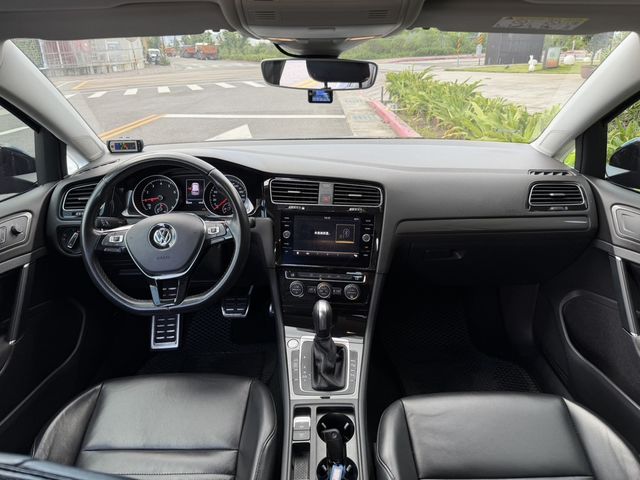 VOLKSWAGEN福斯 GOLF  第8張相片