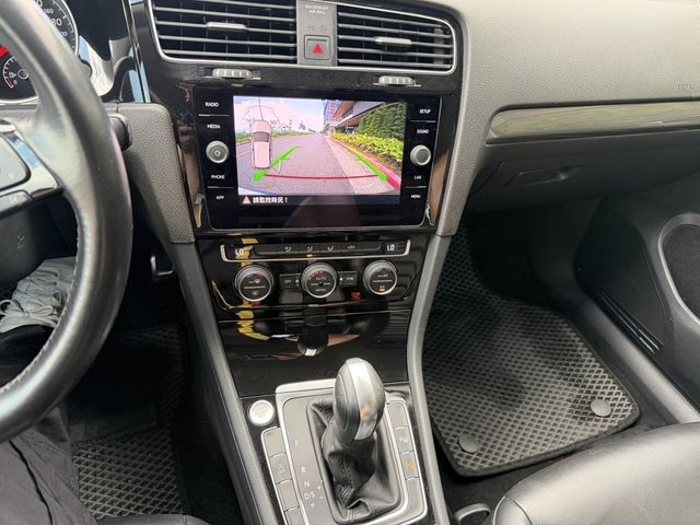 VOLKSWAGEN福斯 GOLF  第11張相片