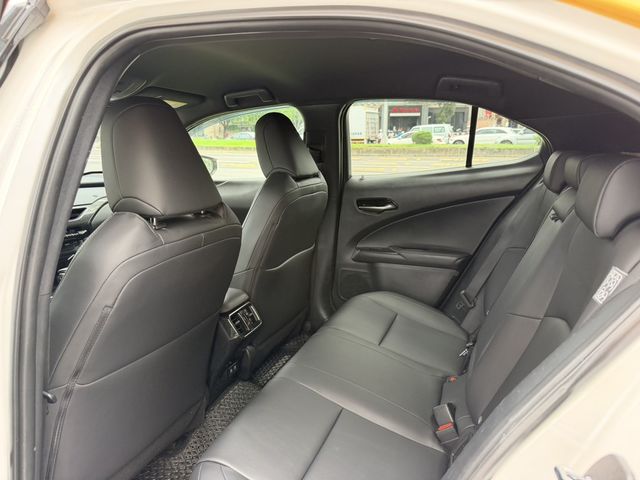 LEXUS凌志 UX250H  第6張相片