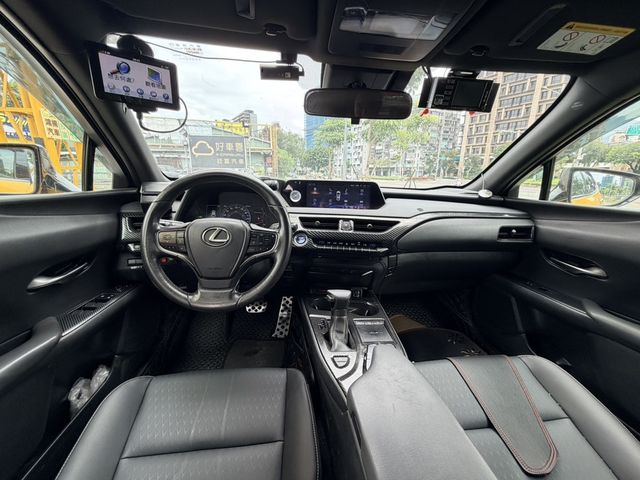 LEXUS凌志 UX250H  第8張相片