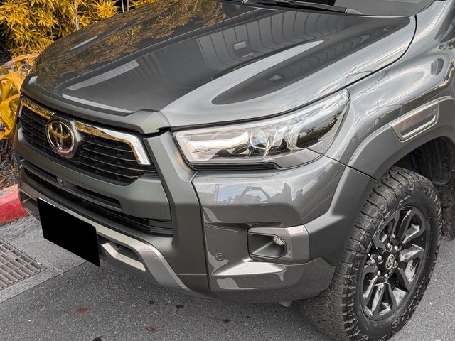 TOYOTA豐田 HILUX  第2張相片