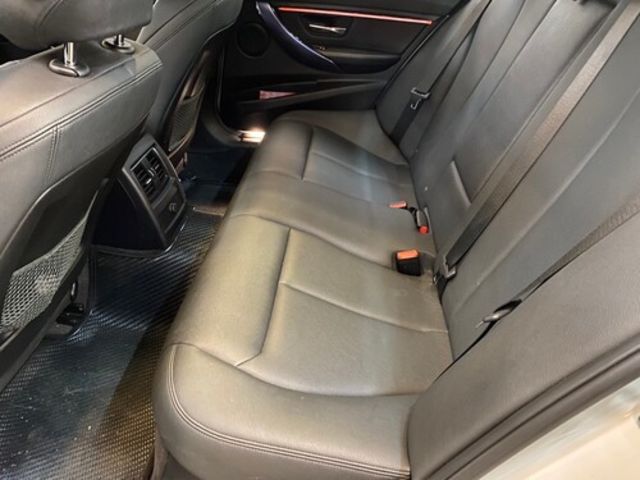 BMW寶馬 318I  第6張相片