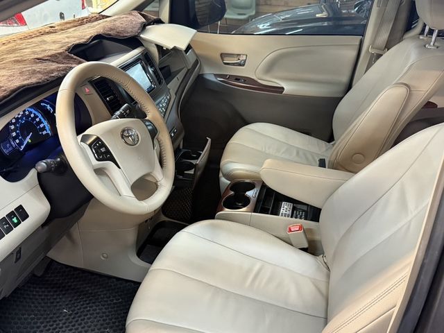 TOYOTA豐田 SIENNA  第5張相片