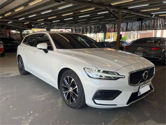 VOLVO富豪 V60  第2張相片