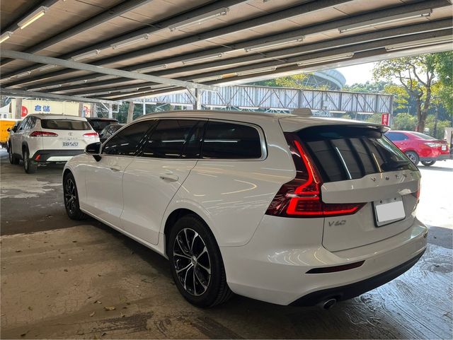 VOLVO富豪 V60  第4張相片