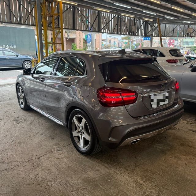 M-BENZ賓士 GLA180  第4張相片