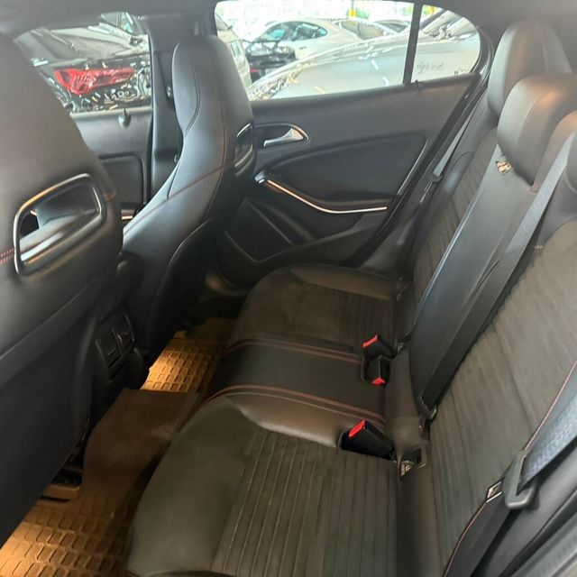 M-BENZ賓士 GLA180  第6張相片