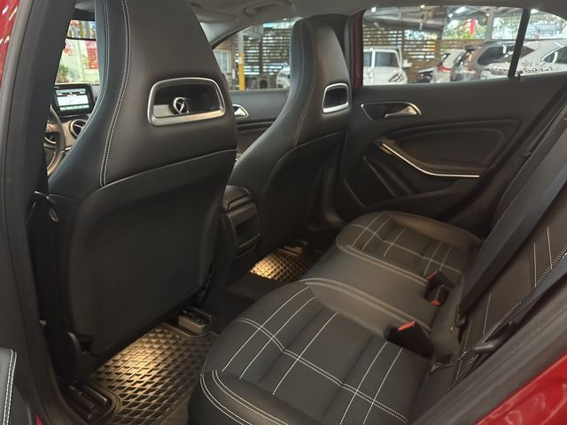 M-BENZ賓士 GLA200  第6張相片