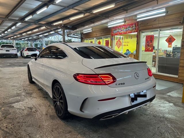 M-BENZ賓士 C250 COUPE  第4張相片