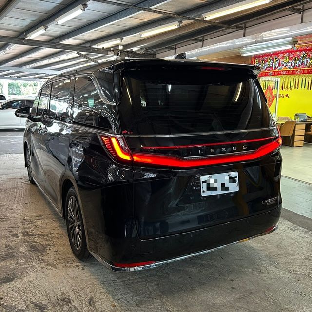 LEXUS凌志 LM500H  第5張相片