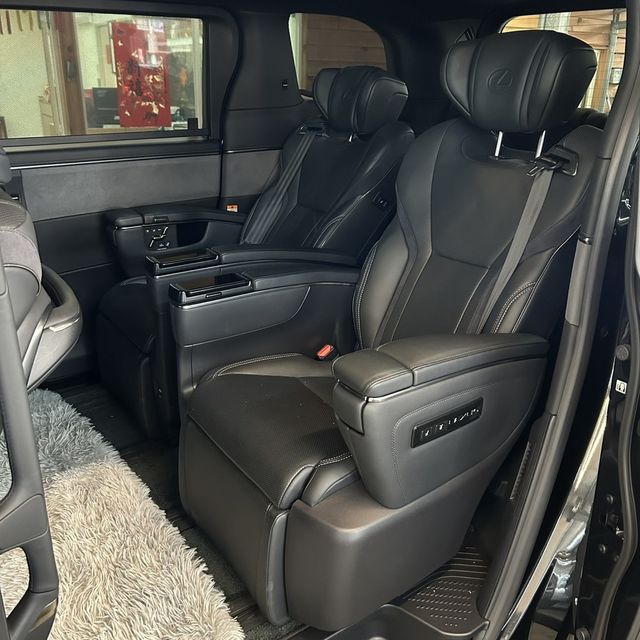 LEXUS凌志 LM500H  第11張相片