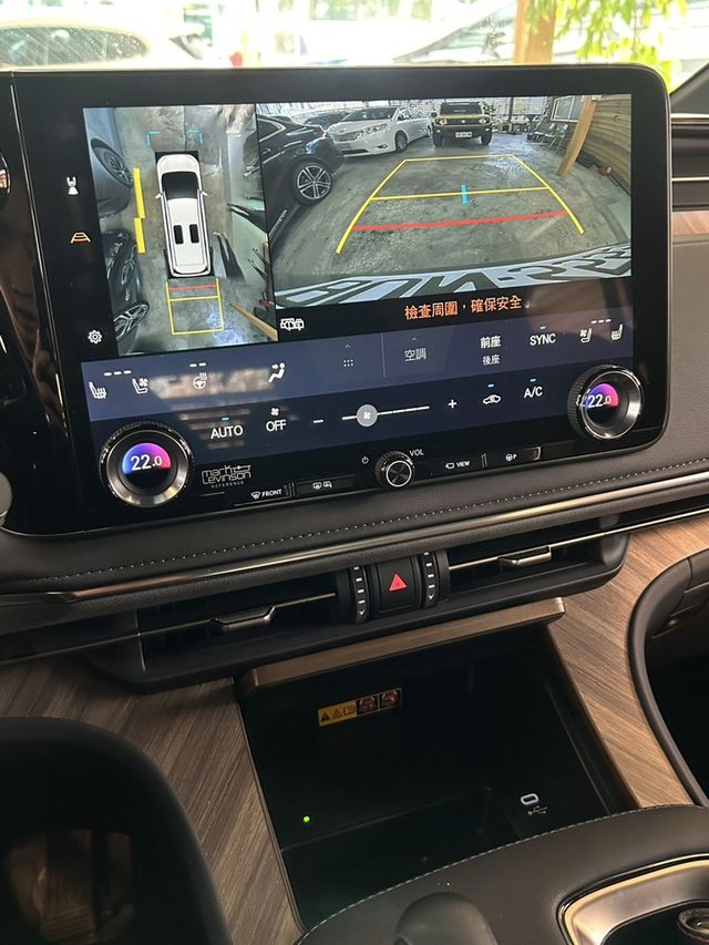 LEXUS凌志 LM500H  第15張相片