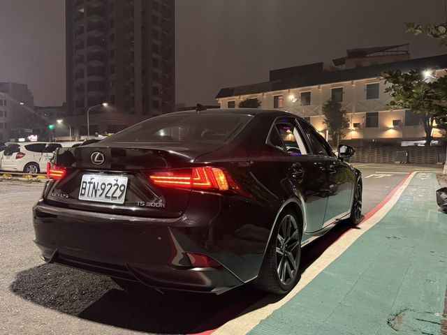 LEXUS凌志 IS 300H  第5張相片