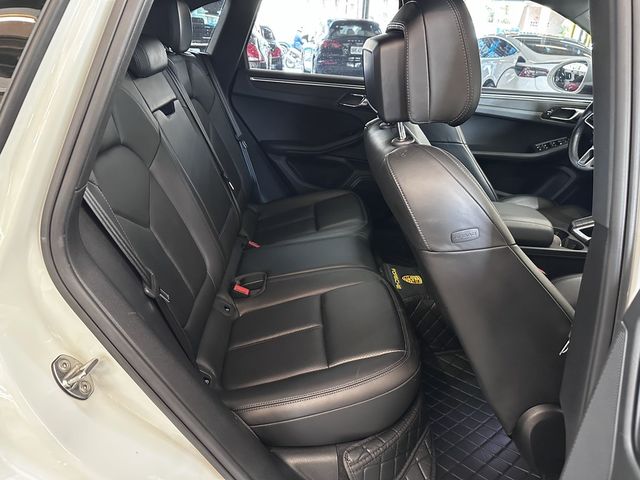 PORSCHE保時捷 MACAN  第7張相片