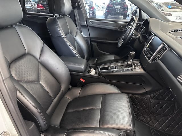 PORSCHE保時捷 MACAN  第8張相片