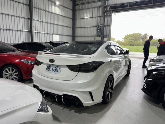 HYUNDAI現代 ELANTRA  第2張相片