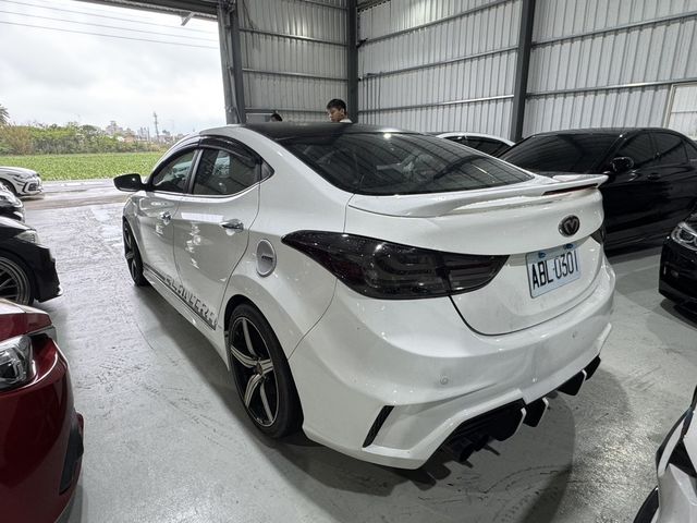 HYUNDAI現代 ELANTRA  第4張相片