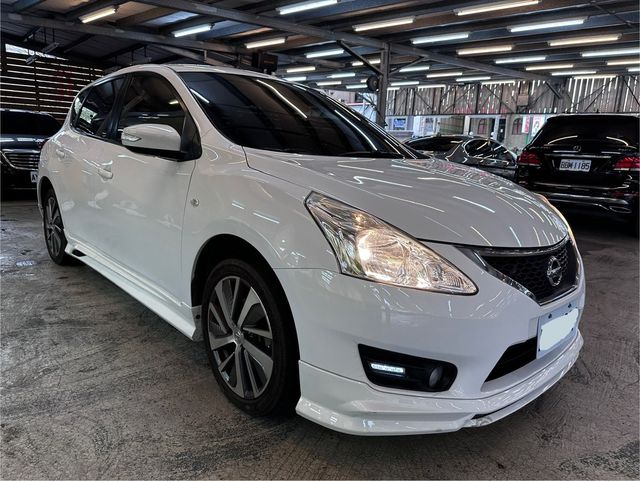 NISSAN日產 TIIDA  第2張相片