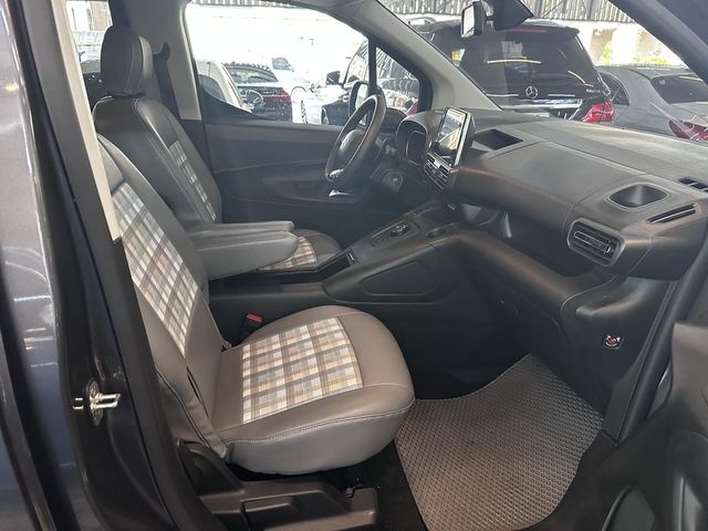 CITROEN雪鐵龍 BERLINGO  第7張相片