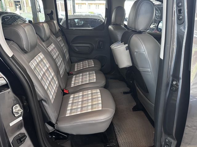 CITROEN雪鐵龍 BERLINGO  第8張相片
