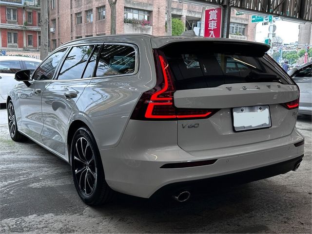 VOLVO富豪 V60  第3張相片