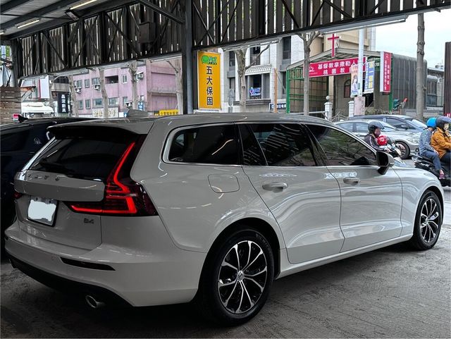 VOLVO富豪 V60  第4張相片