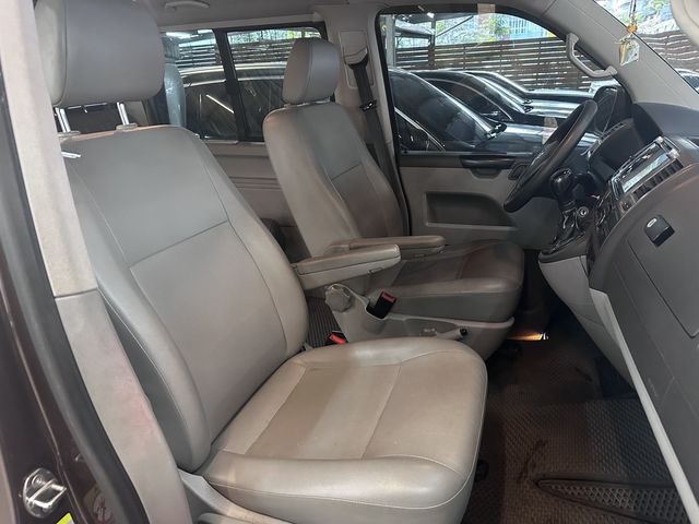 VOLKSWAGEN福斯 T5 CARAVELLE  第6張相片