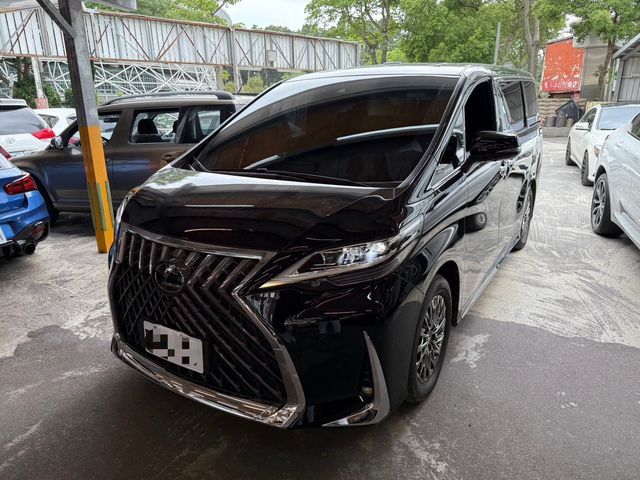 LEXUS凌志 LM300H  第1張相片