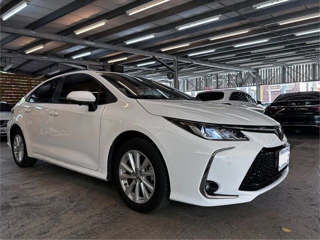 TOYOTA豐田 ALTIS  第2張相片