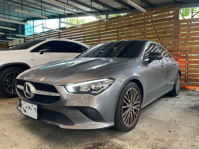 M-BENZ賓士 CLA200  第2張相片