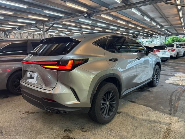 LEXUS凌志 NX350H  第3張相片