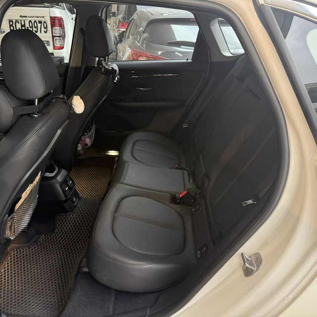 BMW寶馬 218I  第6張相片