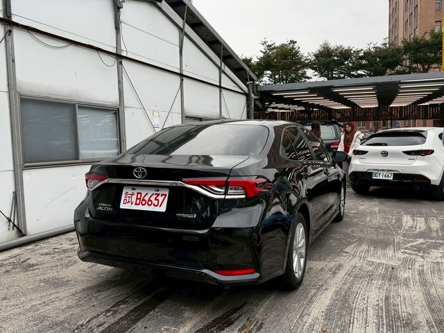 TOYOTA豐田 ALTIS  第3張相片