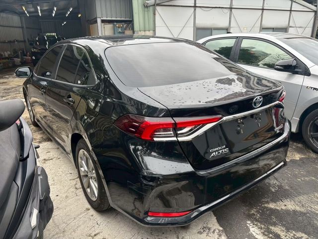 TOYOTA豐田 ALTIS  第3張相片