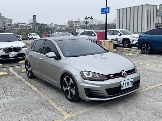 VOLKSWAGEN福斯 GOLF GTI  第2張相片