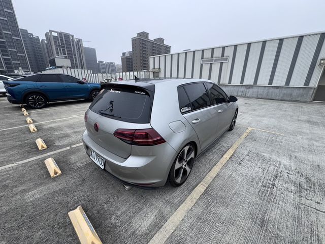 VOLKSWAGEN福斯 GOLF GTI  第3張相片