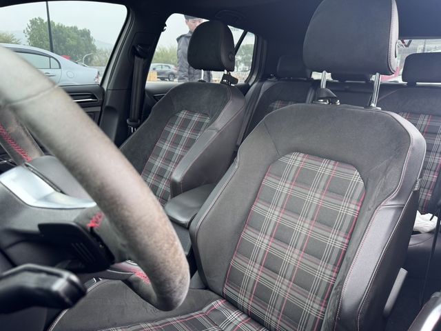 VOLKSWAGEN福斯 GOLF GTI  第6張相片